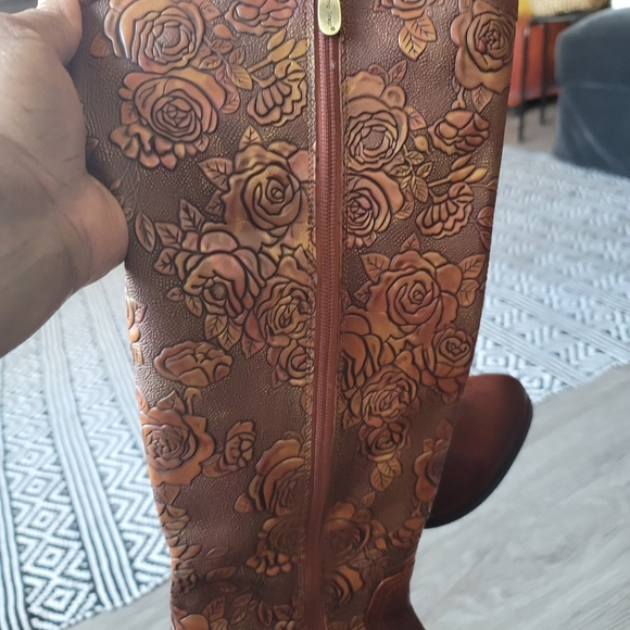 L'Artiste by Spring Step Boots - Picture 2 of 9